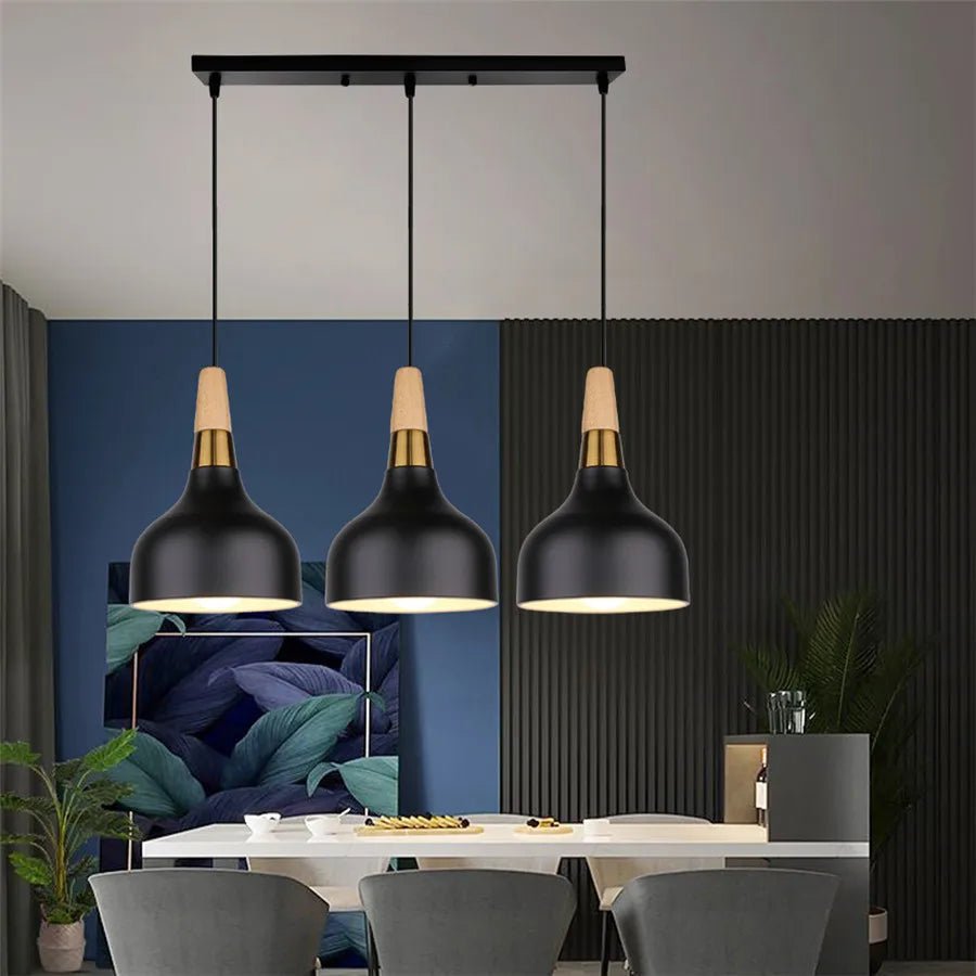 Luxus Pendel moderne 3-flammige Hängeleuchte in Schwarz-Gold mit Holzakzenten über Esstisch, elegantes Design für zeitgenössische Esszimmerbeleuchtung